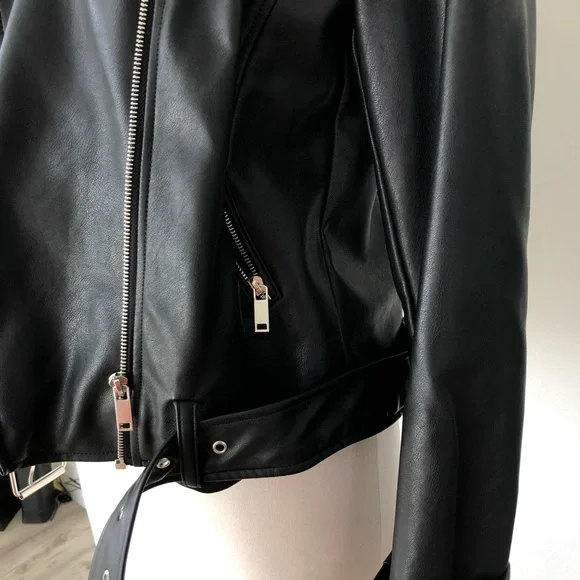 SOLD ❌ BLACK PU BOMBER JACKET - Picture 3 of 6